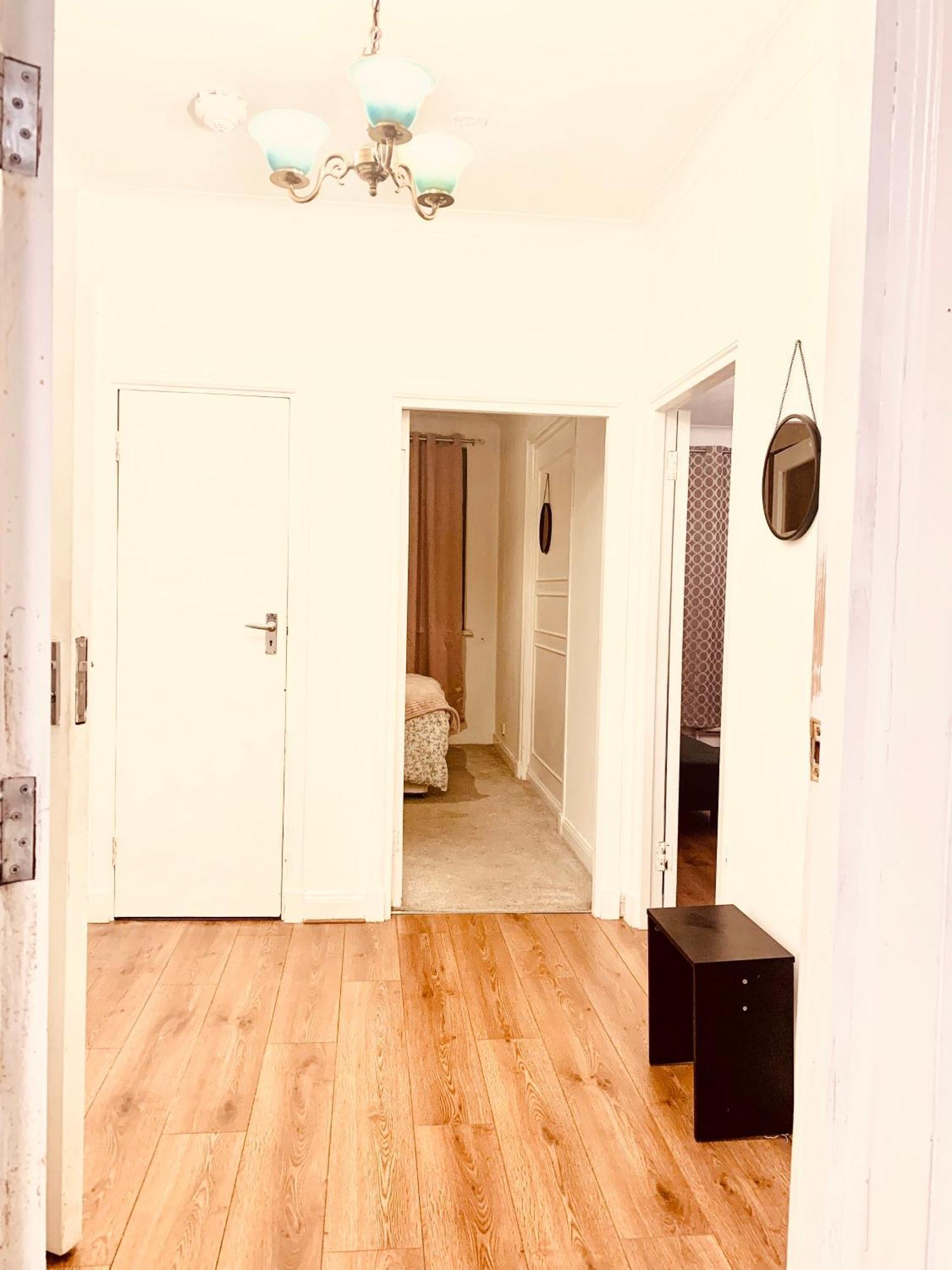 Cosy 2 Bedroom Apartment In Swiss Cottage. London Bagian luar foto