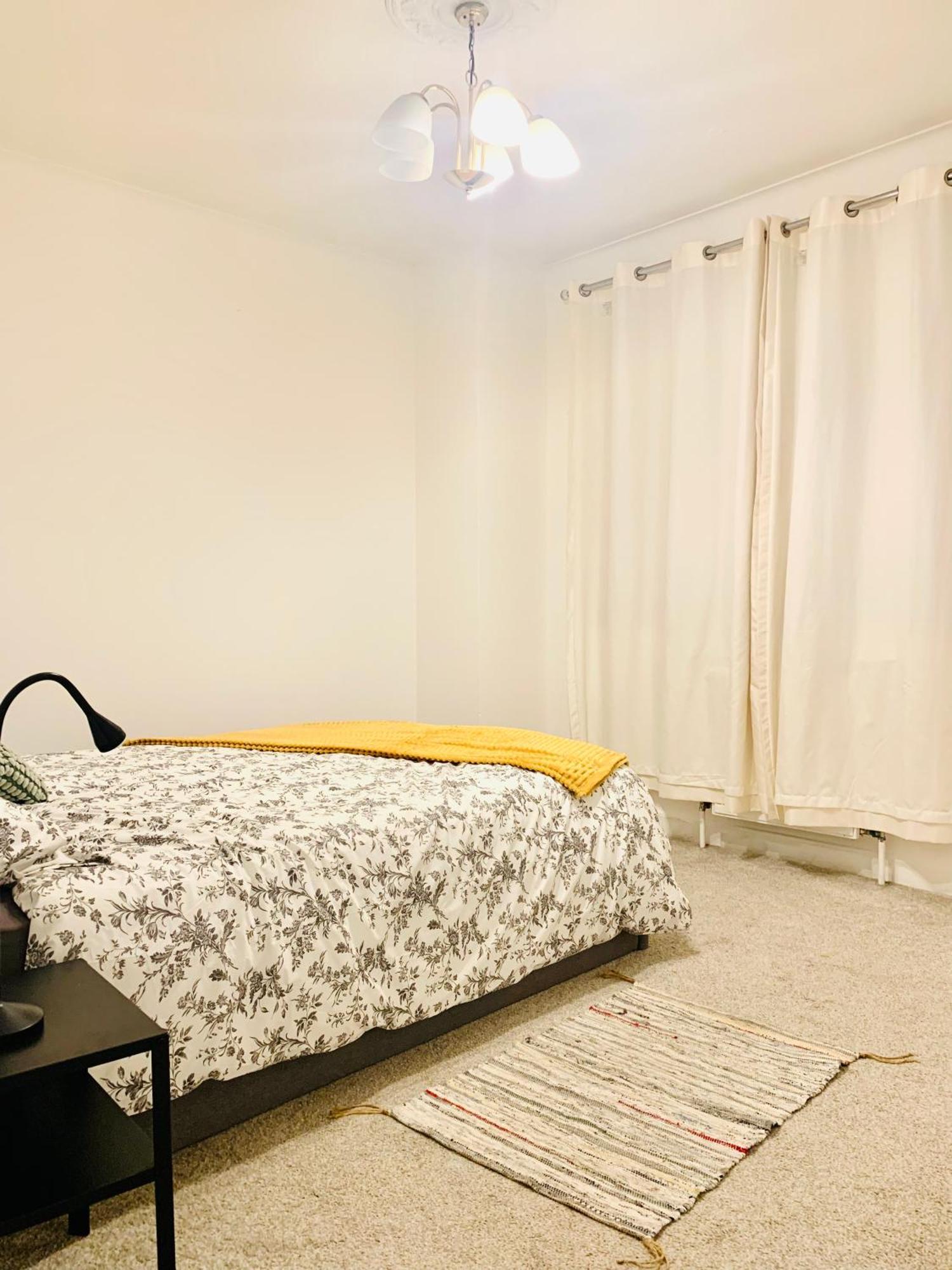 Cosy 2 Bedroom Apartment In Swiss Cottage. London Bagian luar foto