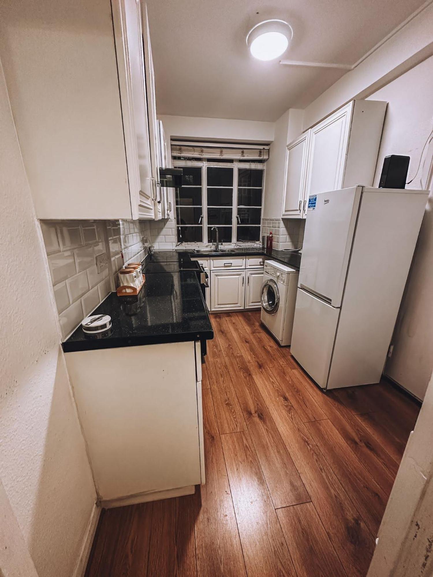Cosy 2 Bedroom Apartment In Swiss Cottage. London Bagian luar foto