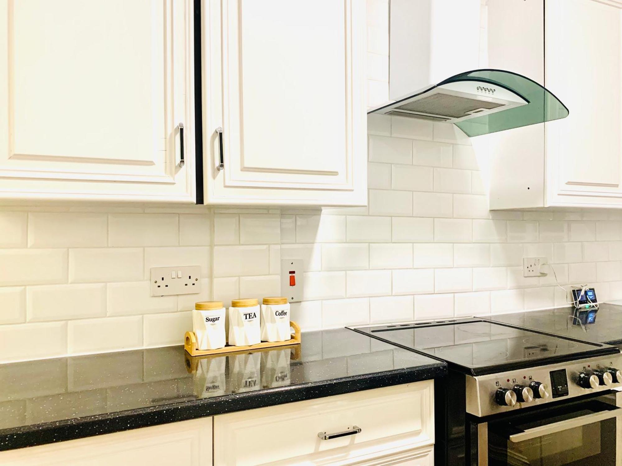 Cosy 2 Bedroom Apartment In Swiss Cottage. London Bagian luar foto