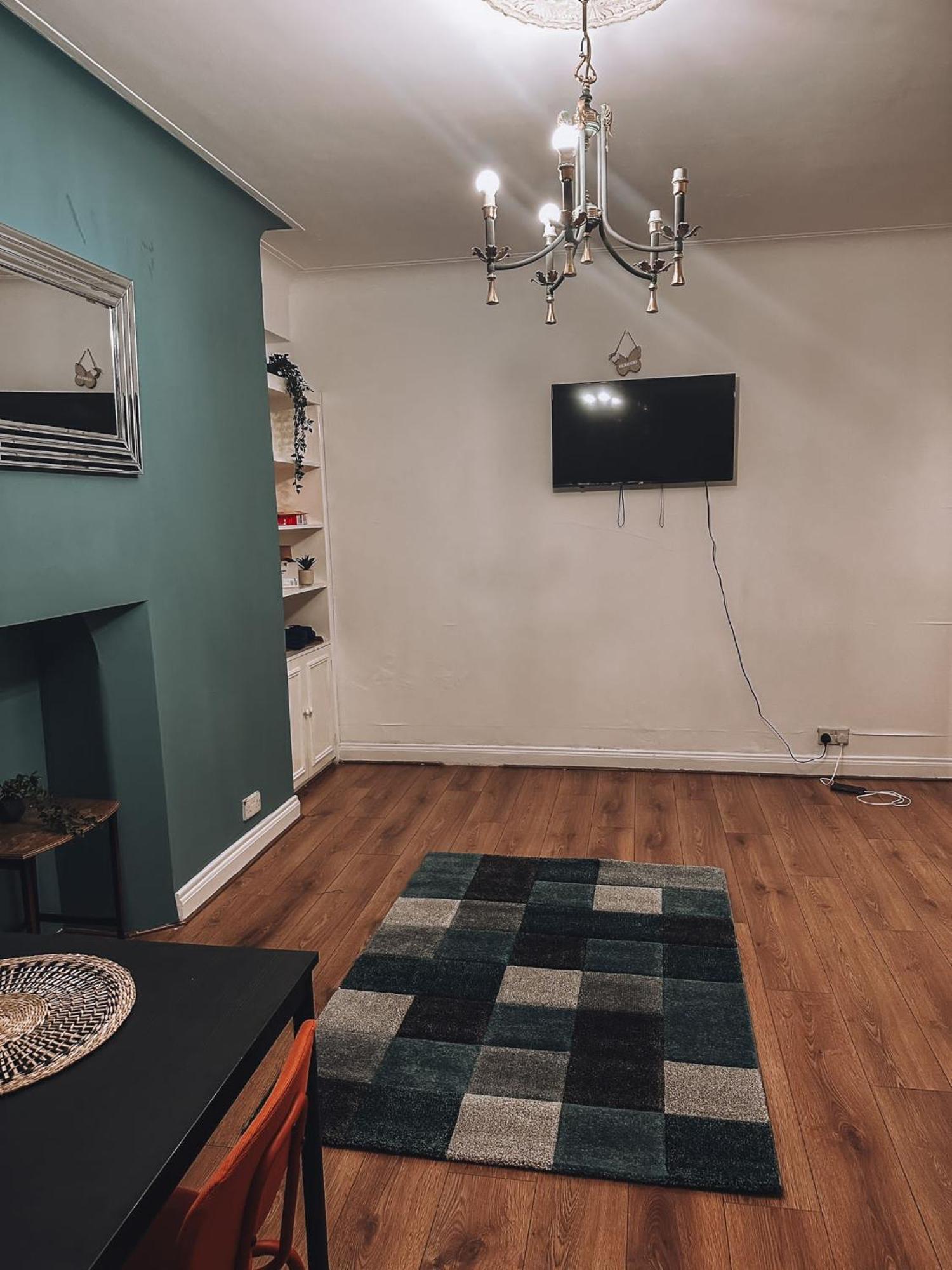 Cosy 2 Bedroom Apartment In Swiss Cottage. London Bagian luar foto