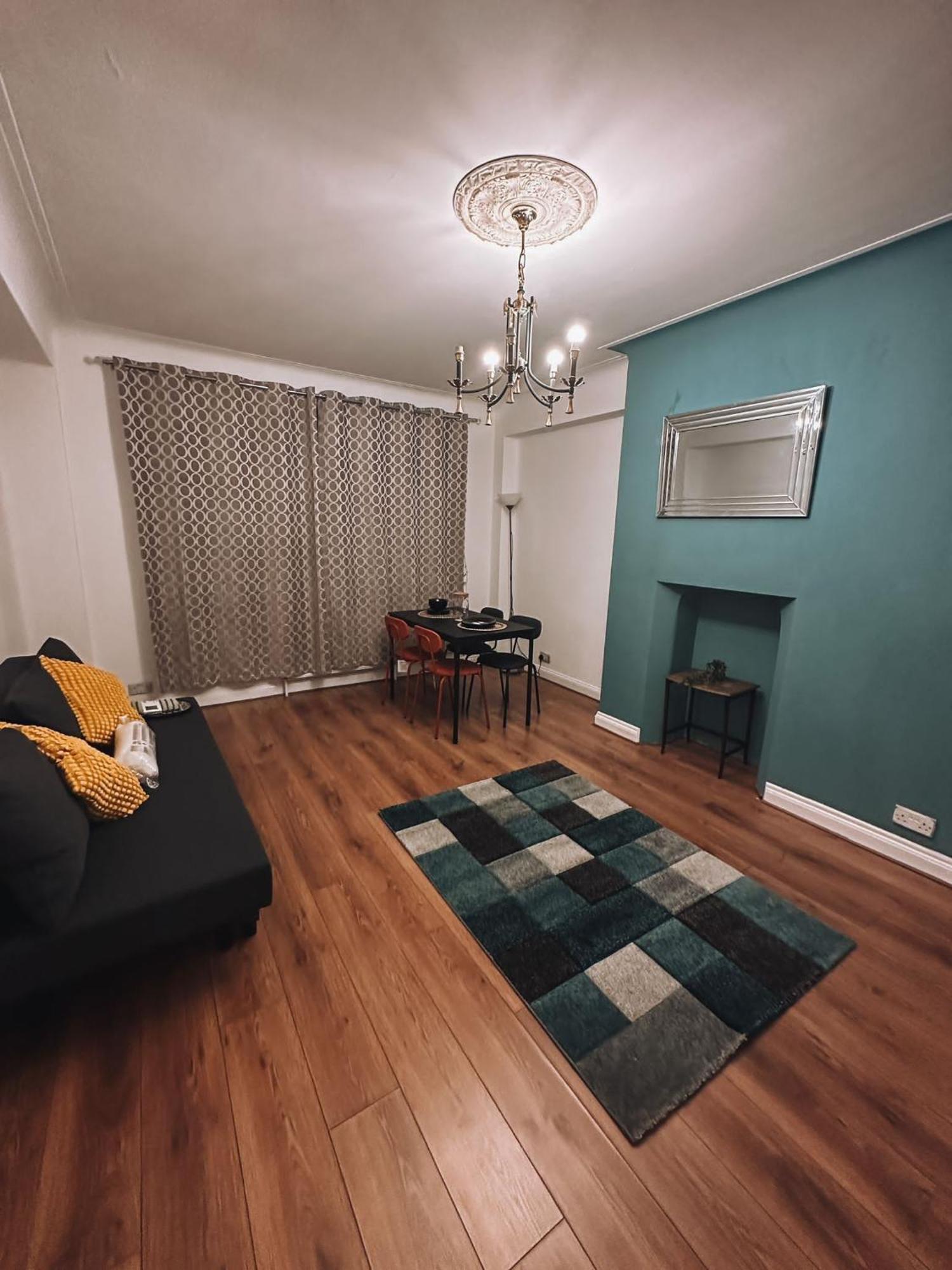 Cosy 2 Bedroom Apartment In Swiss Cottage. London Bagian luar foto